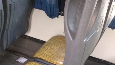 ¡Qué asco! Un inmundo defecó en un colectivo de la Línea 39