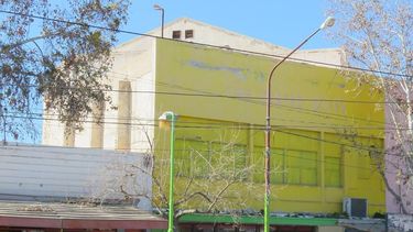 Con Photoshop, revivió un cine clásico de Caucete