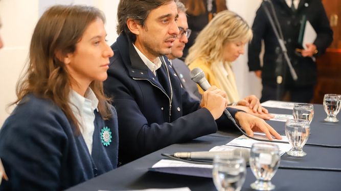 Este lunes se llevó adelante la conferencia de prensa para presentar las actividades por la Fundación de San Juan. Este lunes se llevó adelante la conferencia de prensa para presentar las actividades por la Fundación de San Juan.