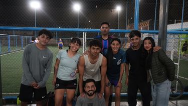Uno de los equipos mixtos que jugaron en Rufrano. 