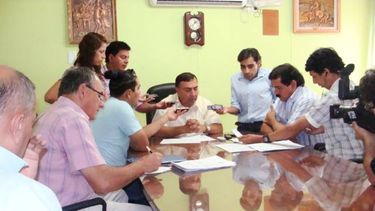 En Caucete salen a acondicionar el alumbrado público