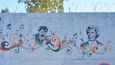 En el 2015 seguirán pintando murales en Santa Lucía