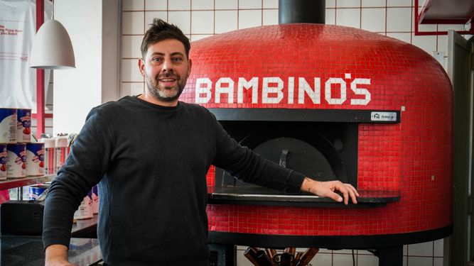 Se enamoró de la pizza de niño y hoy recrea la verdadera napolitana en el corazón de San Juan