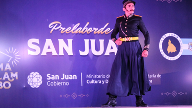 Comenzó a zapatear de niño, dejó de hacerlo hace seis años, volvió por su hijo y hoy aspira ser campeón nacional de malambo