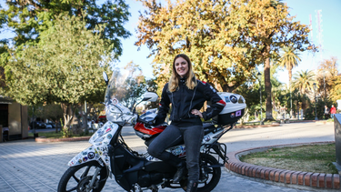 Abandonó su vida de rutina y se fue a recorrer la Argentina en moto