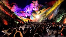 El cerro Alcázar se vuelve a iluminar y a llenar de música