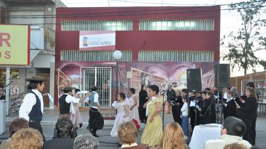 En el aniversario de la Biblioteca Moreno el baile dijo presente