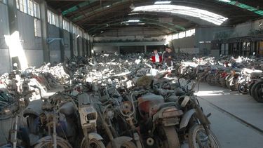 Al que no pueda pagar la multa le devolverían la moto después de un tiempo