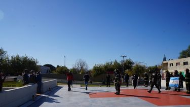 Con un emotivo aplauso, bomberos sanjuaninos reconocieron el trabajo del hospital Rawson