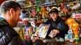 la fiebre de las figuritas tiene su templo en san juan: el kiosco donde todos buscan a messi la fiebre de las figuritas tiene su templo en san juan: el kiosco donde todos buscan a messi