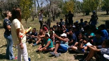 En las colonias enseñaron educación para la salud y vacunaron a los chicos