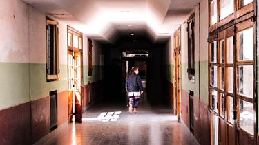 La Escuela Hogar, a media máquina