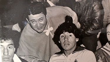 Diego Armando Maradona, una de las personalidades que escucharon las tonadas del Gordo Páez Oro