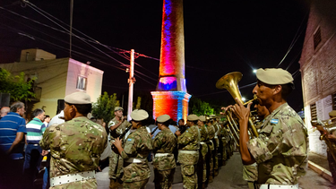 Rivadavia recuperó un icónico monumento y la histórica chimenea ya muestra su nueva fachada