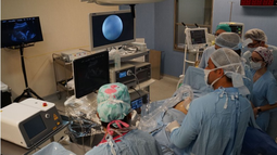 En el Hospital Rawson crece la demanda, un centro de salud estatal que cuenta con tecnología y excelentes profesionales pero que no da abasto con la cantidad creciente de pacientes.&nbsp;