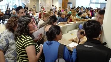 Para que todos puedan elegir su barrio, triplicaron el horario de atención del IPV