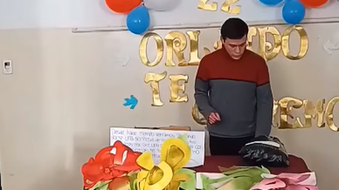 Video: el emocionante geste de un grupo de alumnos con un compañero