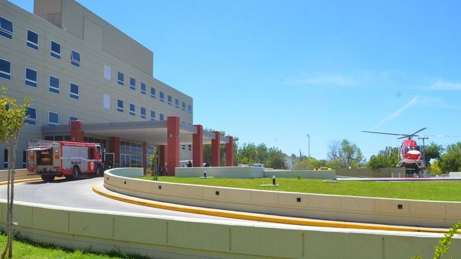 Dos mujeres, un hombre internado y un escándalo en el hospital Rawson