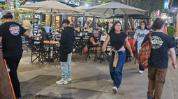 Según una cámara, el movimiento comercial fue de menor a mayor en el lunes feriado en San Juan Según una cámara, el movimiento comercial fue de menor a mayor en el lunes feriado en San Juan