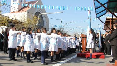 Multitudinario acto en Chimbas en homenaje a la Bandera