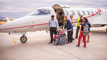Nuevo avión sanitario: espectacular vuelo debut con cinco pacientes