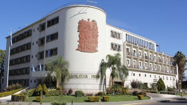 El Legislativo de cumpleaños en el nuevo edificio