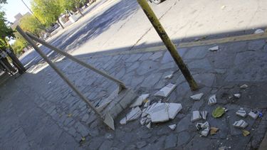 Rompieron un monolito informativo y ahora los ubicarán tras las rejas