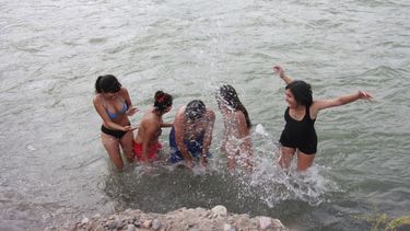 ¿Te bañas en el Dique?, éstos son los cuidados que hay que tener