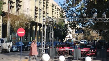 Para devolver la doble mano al tramo de Ignacio de la Roza entre General Acha y Rioja, se está por eliminar este triángulo vial.&nbsp;