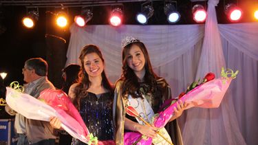 Mariana Gómez se coronó como la nueva reina de 25 de Mayo