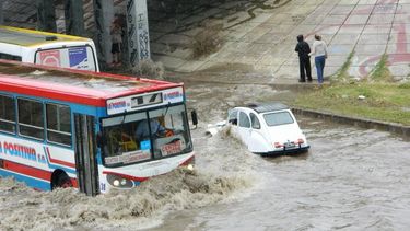 Así quedó el puente de 9 de Julio y Circunvalación por la lluvia