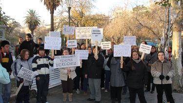 Padres de chicos con discapacidades reclamaron a obras sociales