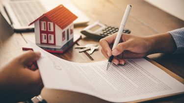 La escritura, el plano de obra y el plano de mensura son los requisitos clave para comprar una propiedad con crédito hipotecario.