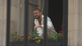 video: ricky martin aparecio por el balcon de un hotel de recoleta y enloquecio a sus fans video: ricky martin aparecio por el balcon de un hotel de recoleta y enloquecio a sus fans