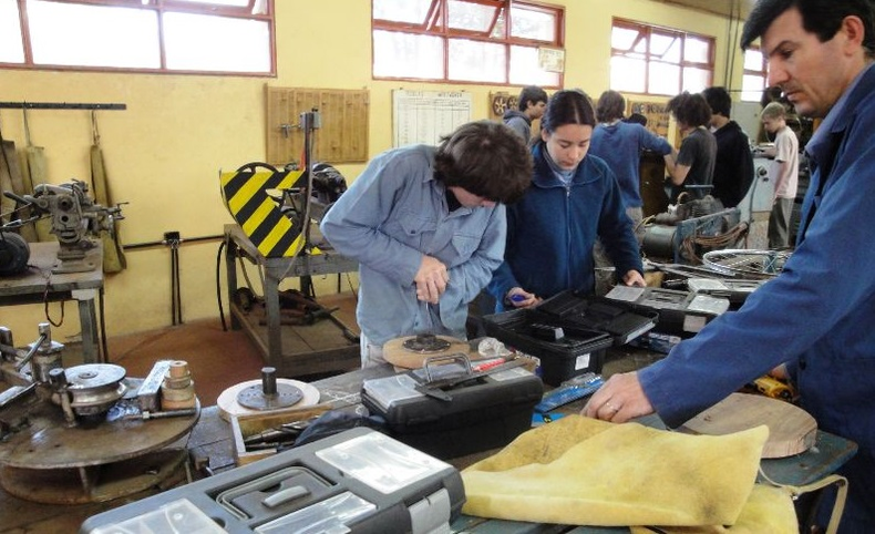 AMET aseguró que "el presupuesto 2026 vuelve a desfinanciar la educación pública" y alertó: "Esto es condenar el futuro de nuestros pibes"