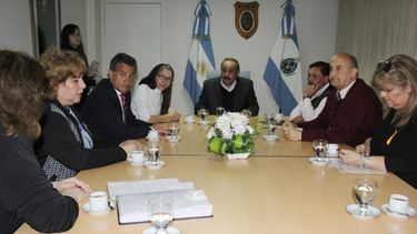 Legisladores recibieron a defensores de los animales encabezado por Alejandra Darín