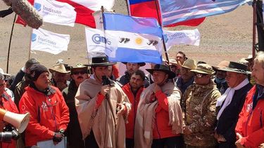 Los expedicionarios le regalaron a la Cordillera un “santito”, lágrimas y abrazos