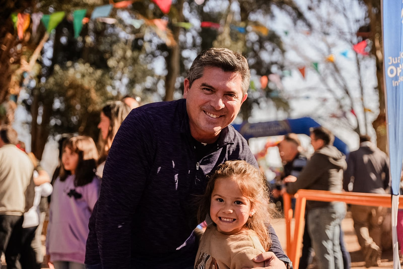 El gobernador Marcelo Orrego dijo presente en el festejo santaluceño para los más chiquitos.