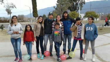 Alumnos realizan jornadas de juegos para recolectar botellas