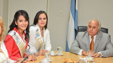 El Vicegobernador recibió a la Reina y Virreina del Sol