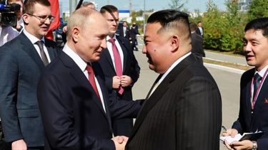 Putin y Kim Jong-un compartieron un amigable momento que enciende las alarmas en el resto del mundo.