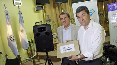 Una moto y viajes, los premios que repartió la Caja de Acción Social