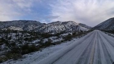 Se despistaron tres vehículos en el Colorado y vuelve a nevar