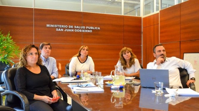 Vacuna Moderna en San Juan: el martes definirán cómo implementarla en niños y jóvenes