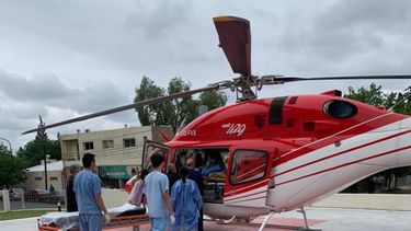 El helicóptero provincial se usa en particular para situaciones de riesgo de vida y pocos pilotos hay en la provincia que lo manejen, de hecho es uno solo.