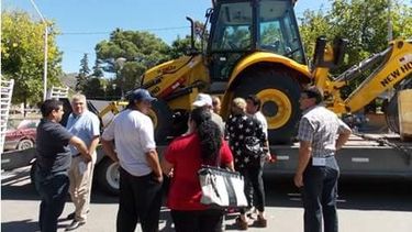 Los vallistos cuentan con una nueva retroexcavadora