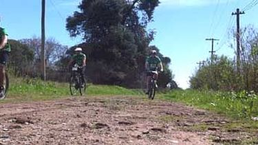 Una carrera de mountain-bike rural para celebrar