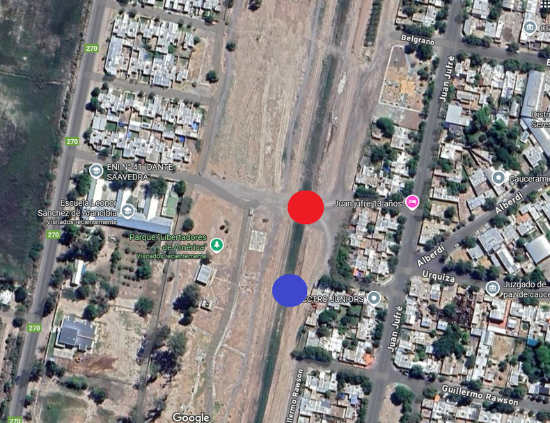 El choque entre el tren ocurrió en el punto rojo y terminó en el punto azul.