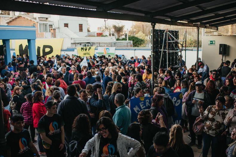 La militancia sanjuanina acompañó a Juan Zavaleta en el PJ local. 