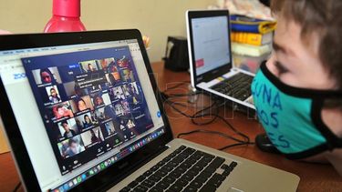 La vuelta a clases presenciales será en primero en zonas rurales y gradualmente La vuelta a clases presenciales será en primero en zonas rurales y gradualmente